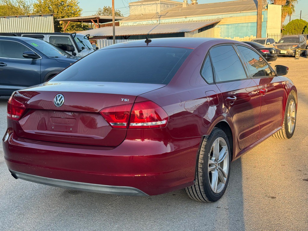 2015 Volkswagen Passat Image 4