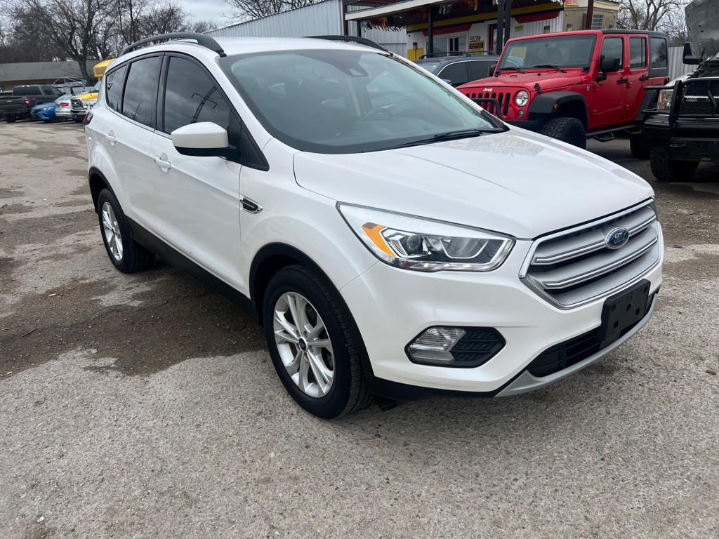 2019 Ford Escape Image 2