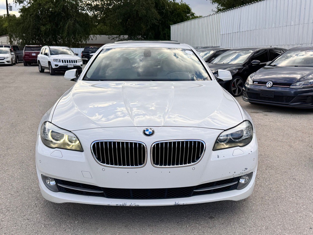 2011 BMW 5 Series Image 2