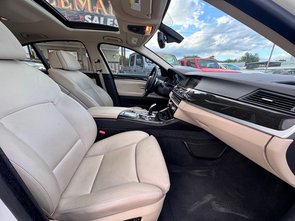 2011 BMW 5 Series Image 12
