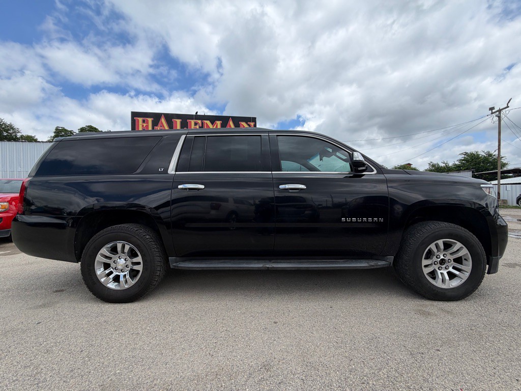 2017 Chevrolet Suburban Image 6