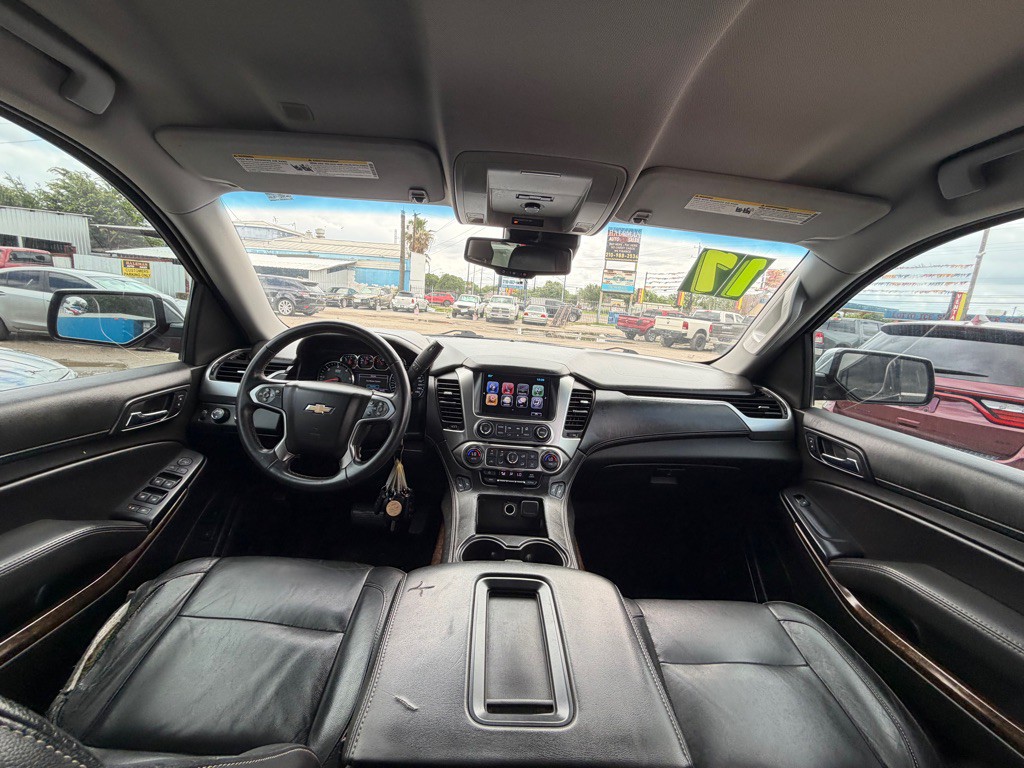 2017 Chevrolet Suburban Image 7