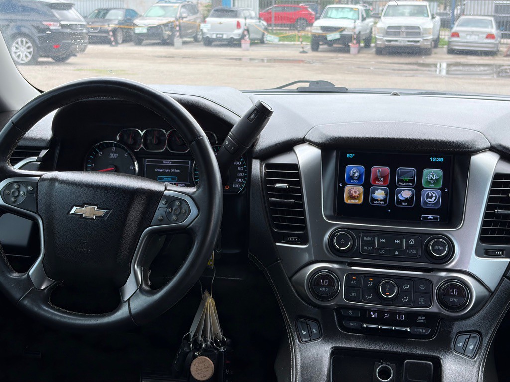 2017 Chevrolet Suburban Image 8