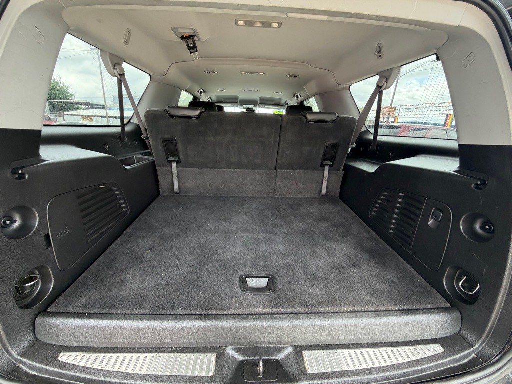 2017 Chevrolet Suburban Image 11