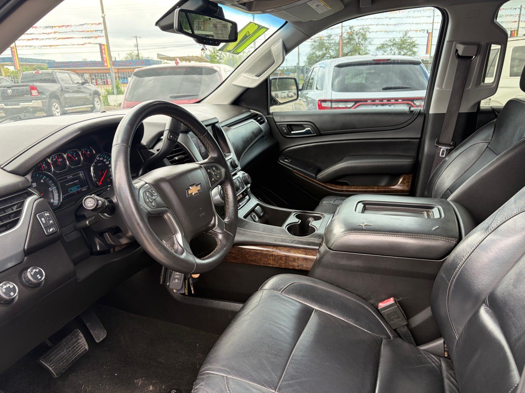 2017 Chevrolet Suburban Image 12