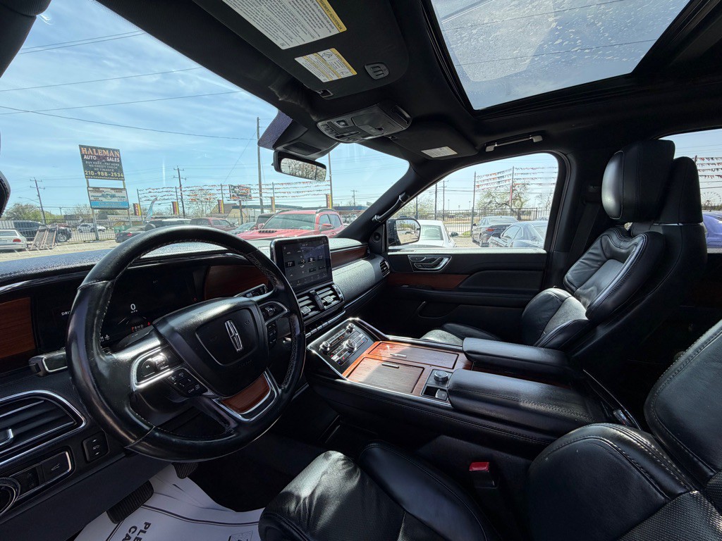 2020 Lincoln Navigator Image 11