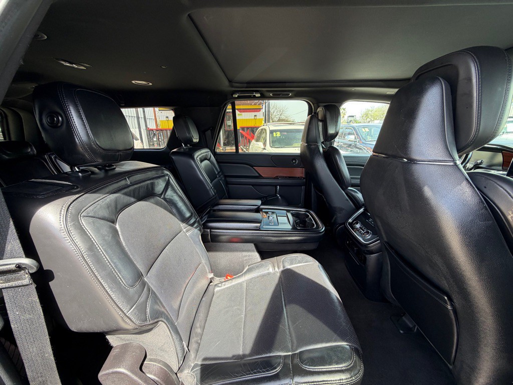 2020 Lincoln Navigator Image 12