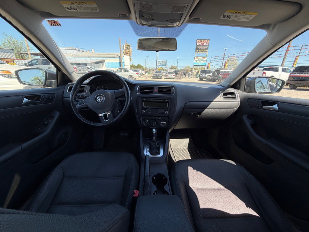 2012 Volkswagen Jetta Image 8