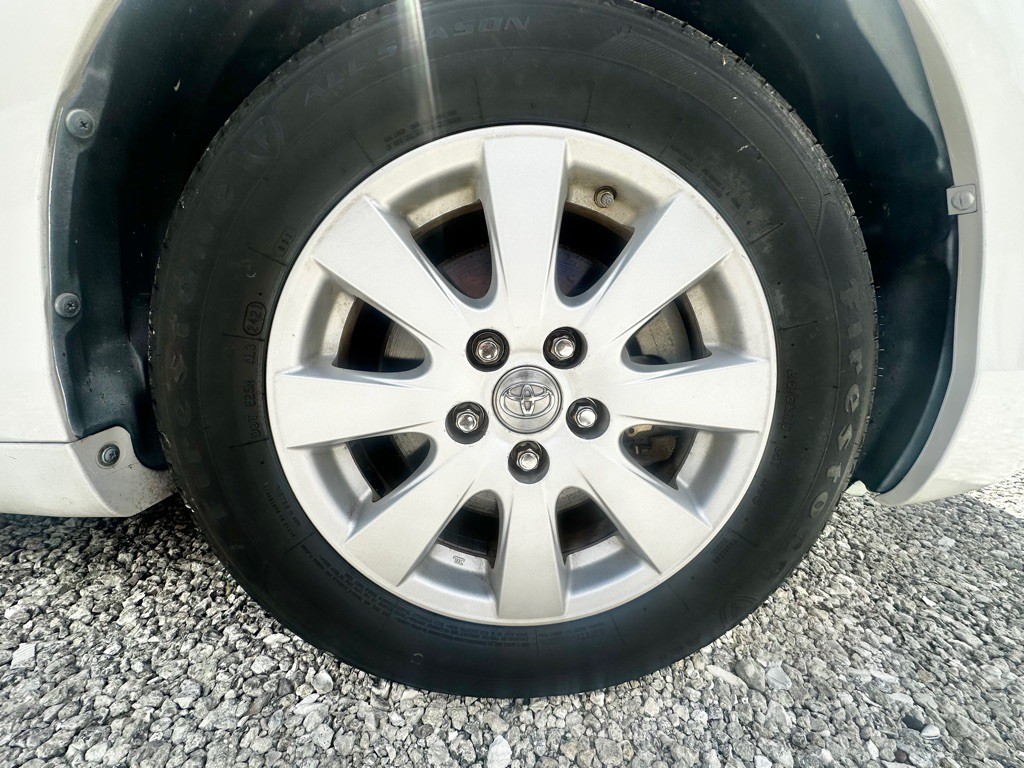 2009 Toyota Camry Image 17