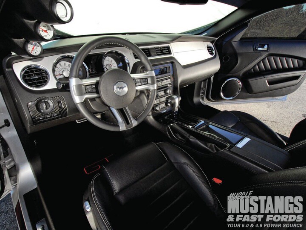 2010 Ford Mustang Image 5