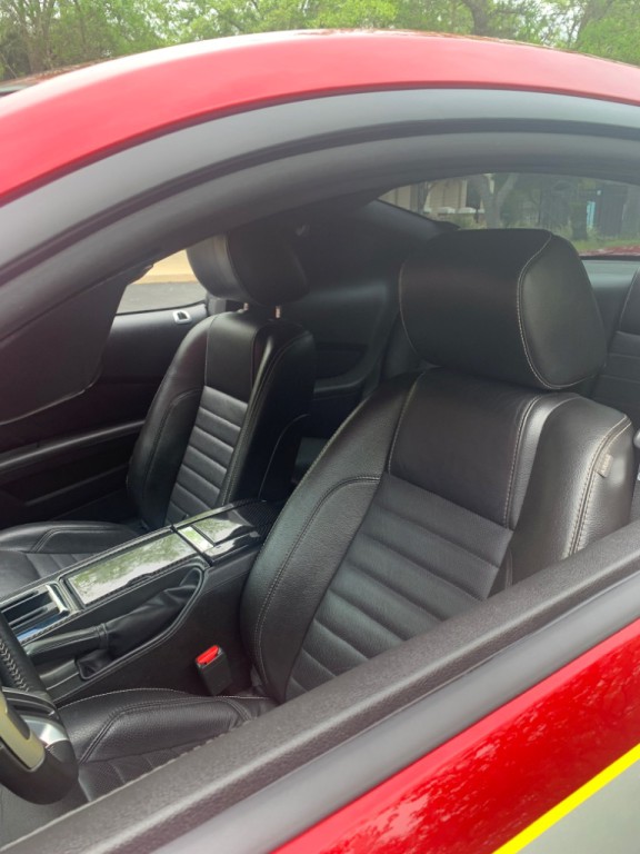 2010 Ford Mustang Image 29