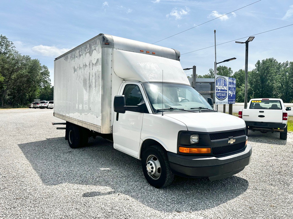 2013 Chevrolet Express Image 1