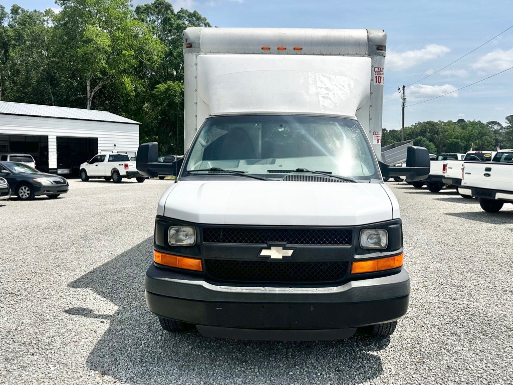 2013 Chevrolet Express Image 2