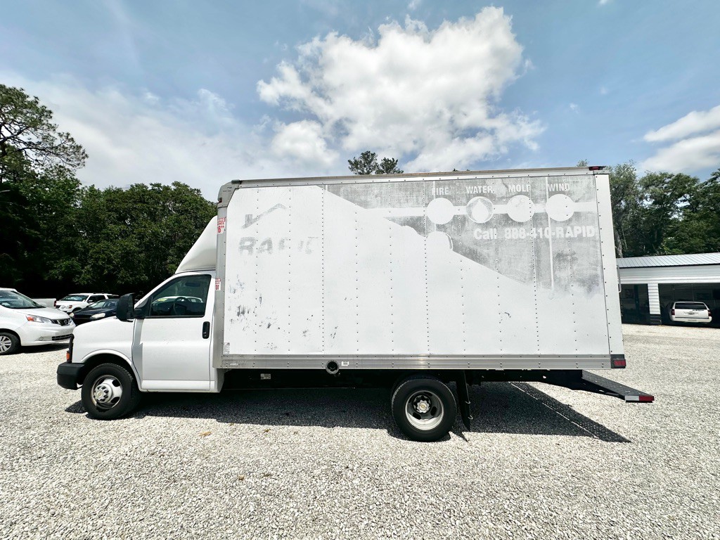 2013 Chevrolet Express Image 4