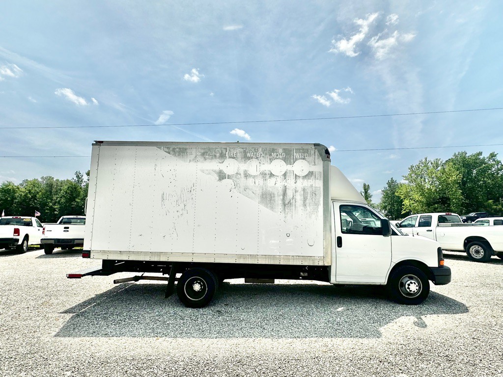 2013 Chevrolet Express Image 5