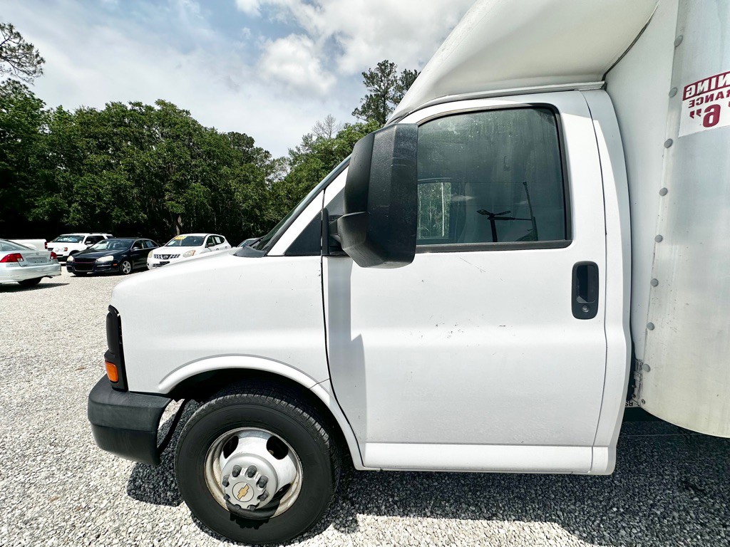 2013 Chevrolet Express Image 6