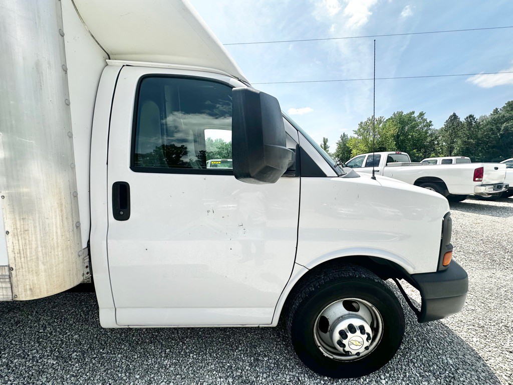 2013 Chevrolet Express Image 7