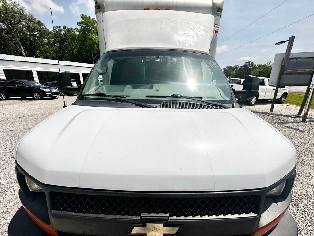 2013 Chevrolet Express Image 8