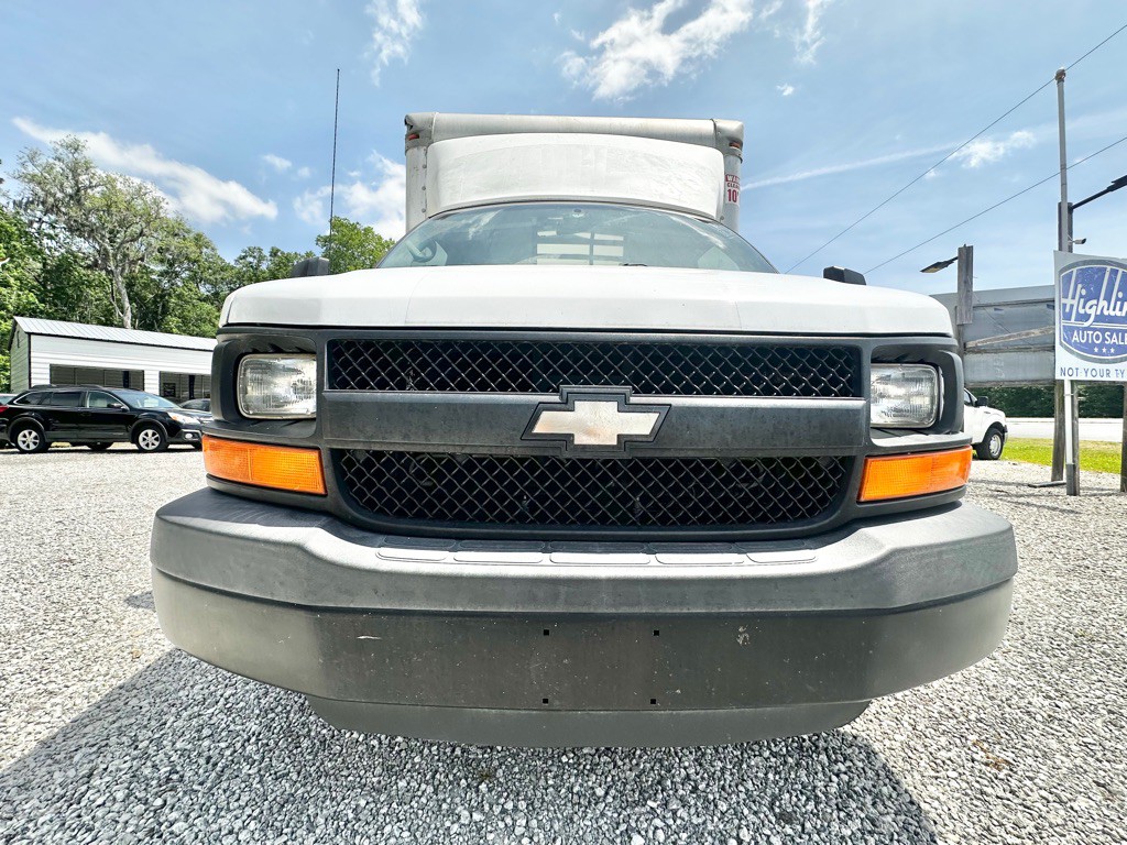 2013 Chevrolet Express Image 9