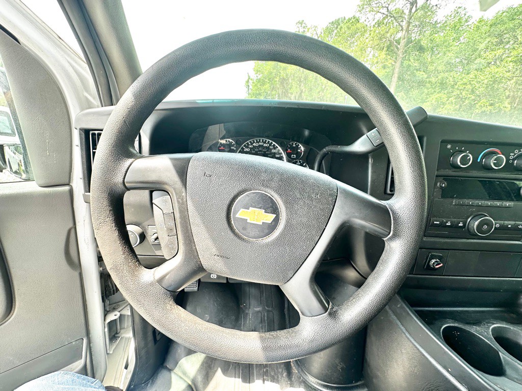 2013 Chevrolet Express Image 21