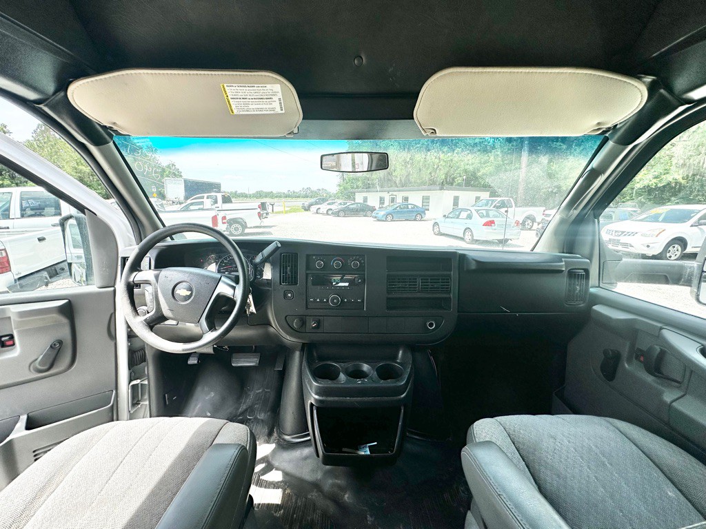 2013 Chevrolet Express Image 26