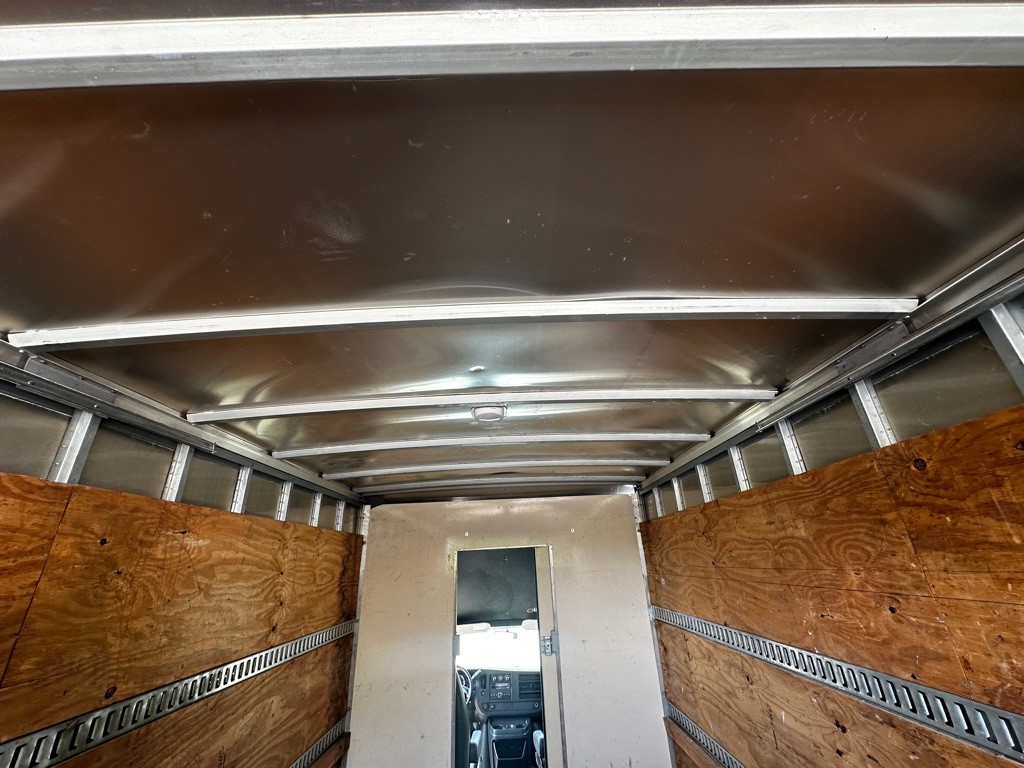 2013 Chevrolet Express Image 35