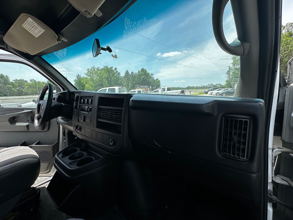 2013 Chevrolet Express Image 39