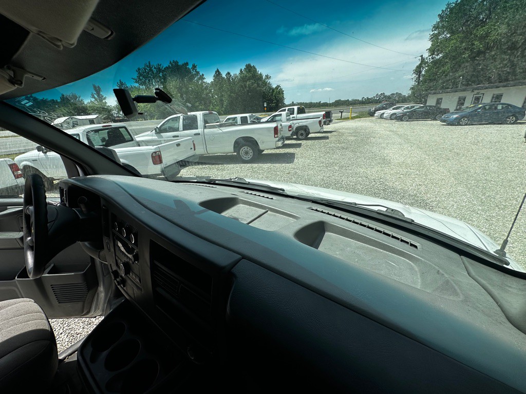 2013 Chevrolet Express Image 40