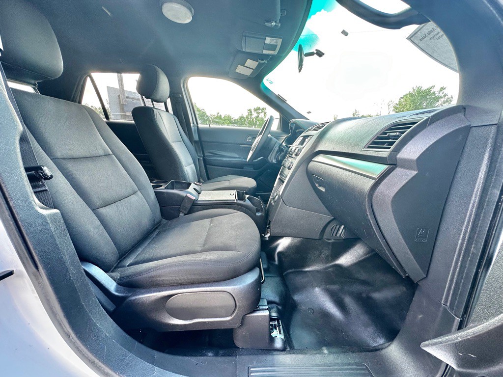 2015 Ford Explorer Image 24