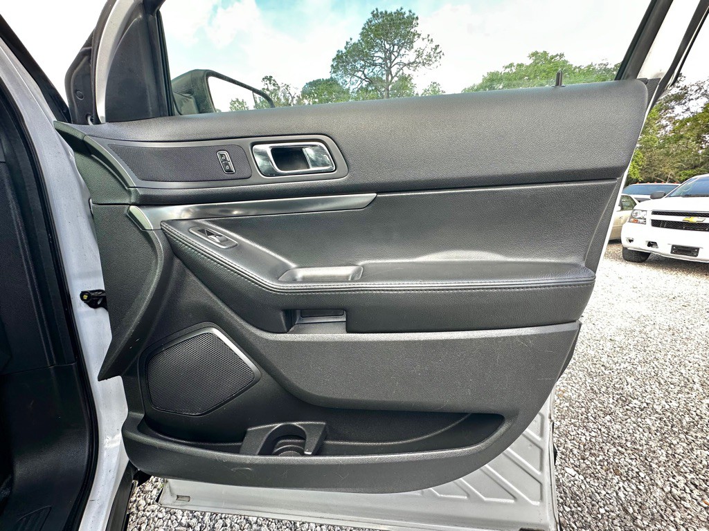 2015 Ford Explorer Image 28