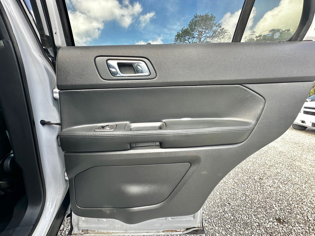 2015 Ford Explorer Image 30