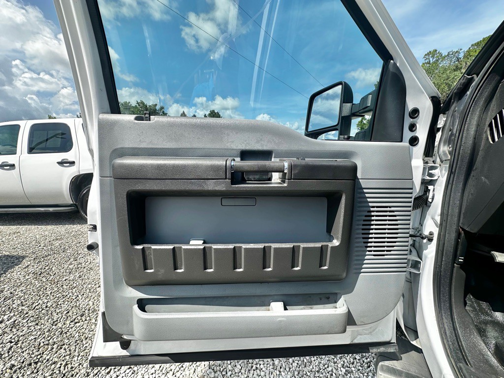 2015 Ford F-250 Image 28