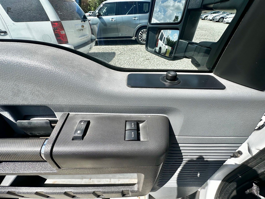 2015 Ford F-250 Image 29