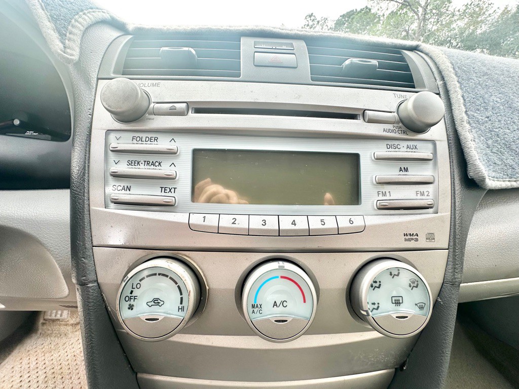 2009 Toyota Camry Image 17