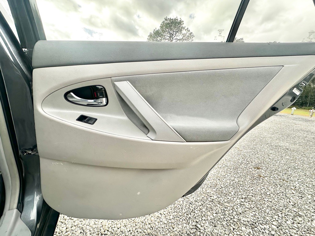 2009 Toyota Camry Image 25