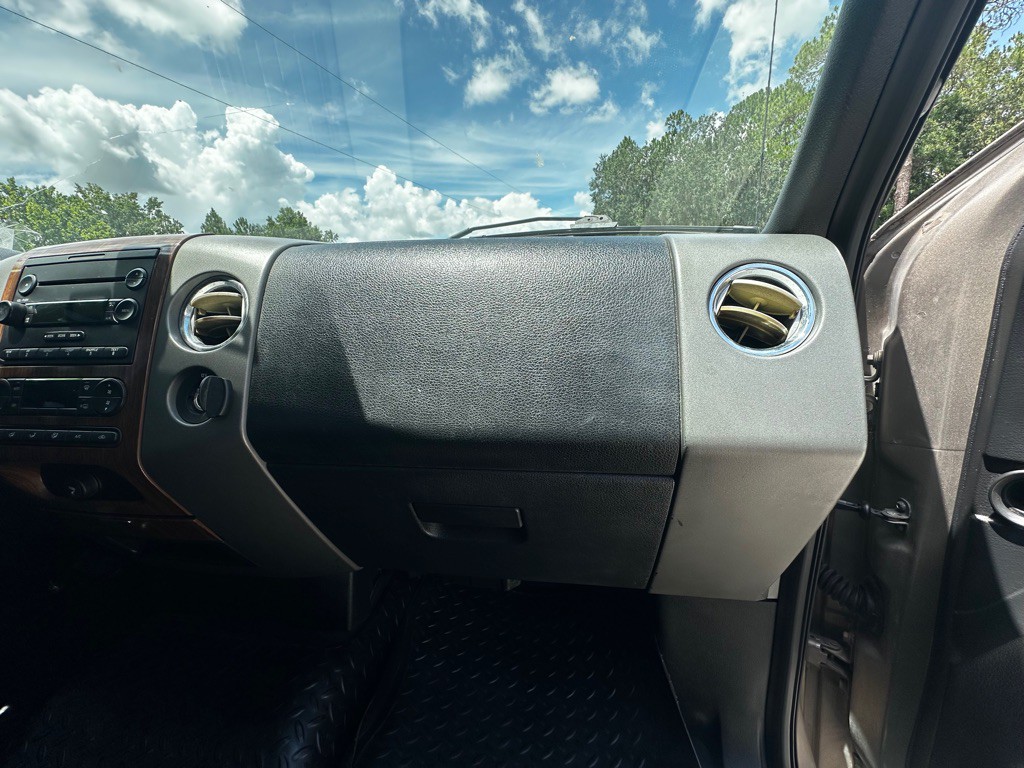 2004 Ford F-150 Image 39