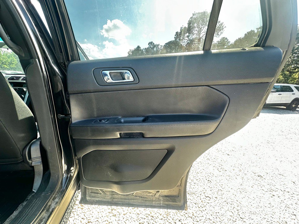 2015 Ford Explorer Image 25