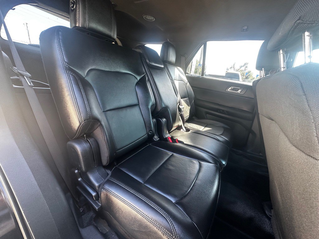 2015 Ford Explorer Image 29
