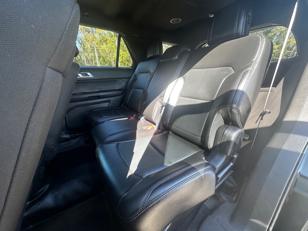 2015 Ford Explorer Image 32