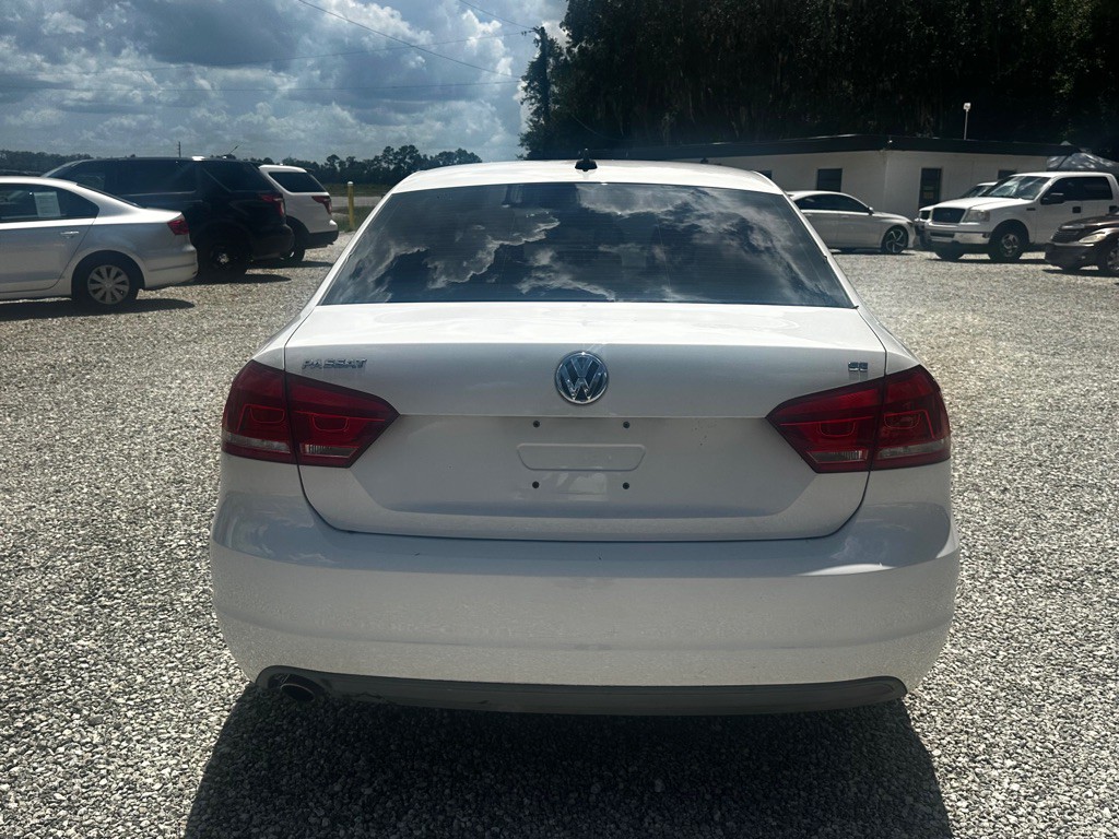 2013 Volkswagen Passat Image 5