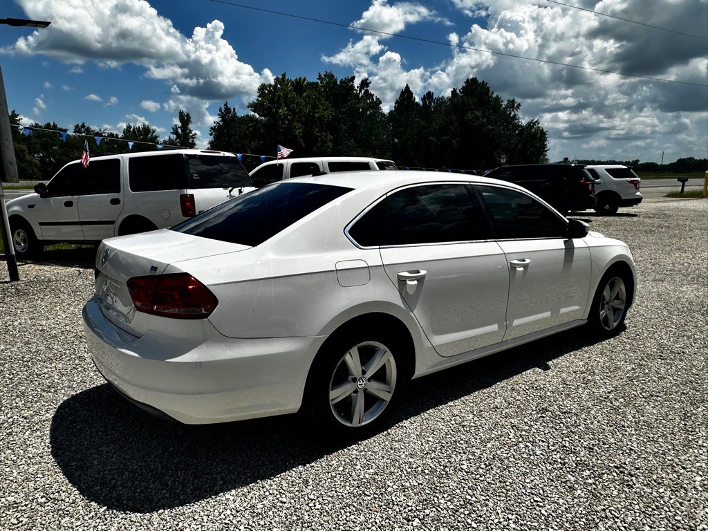 2013 Volkswagen Passat Image 6