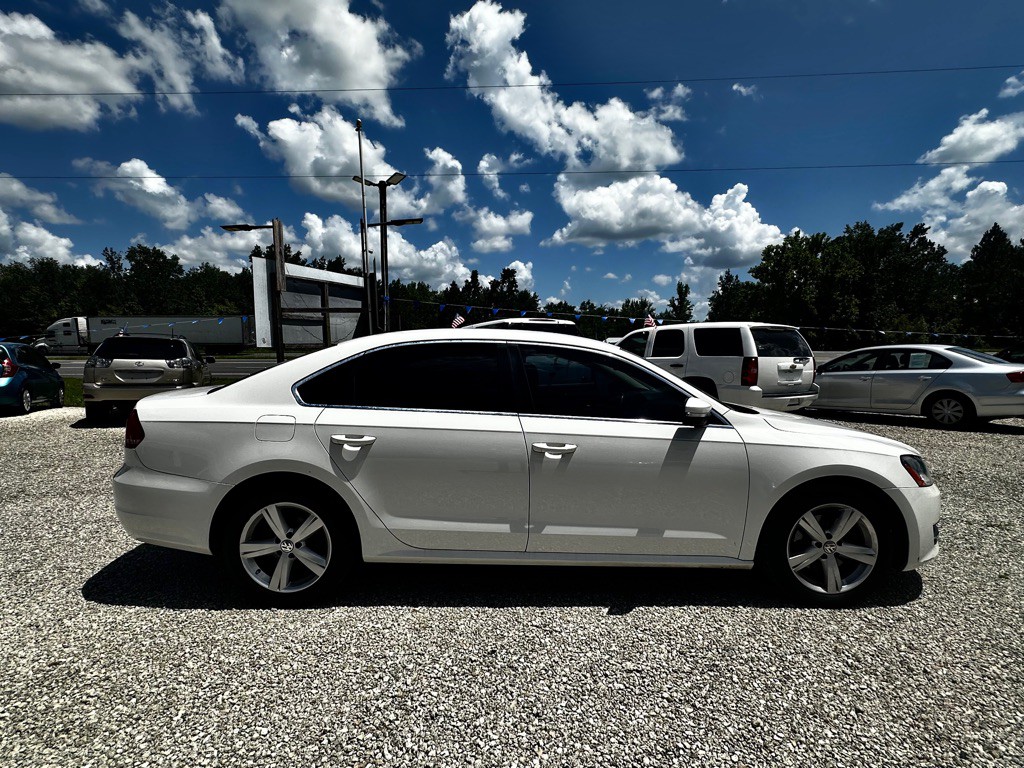 2013 Volkswagen Passat Image 7