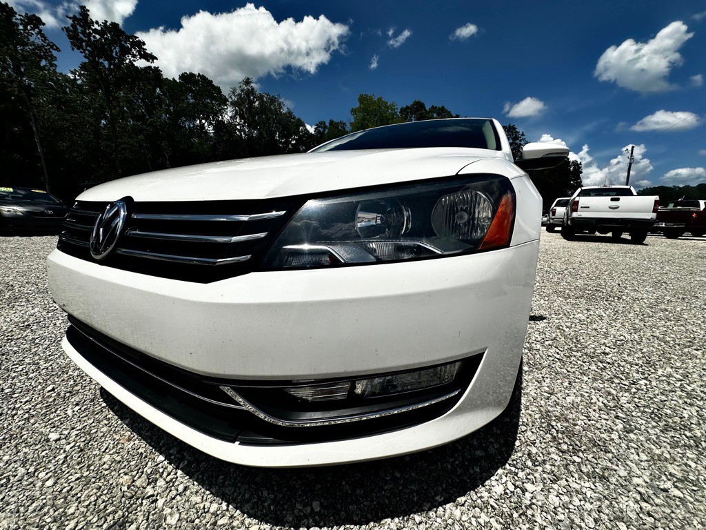 2013 Volkswagen Passat Image 11