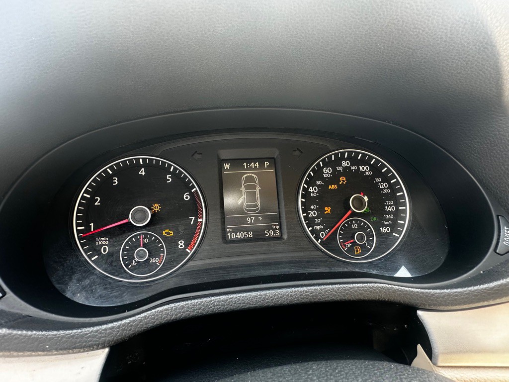2013 Volkswagen Passat Image 22