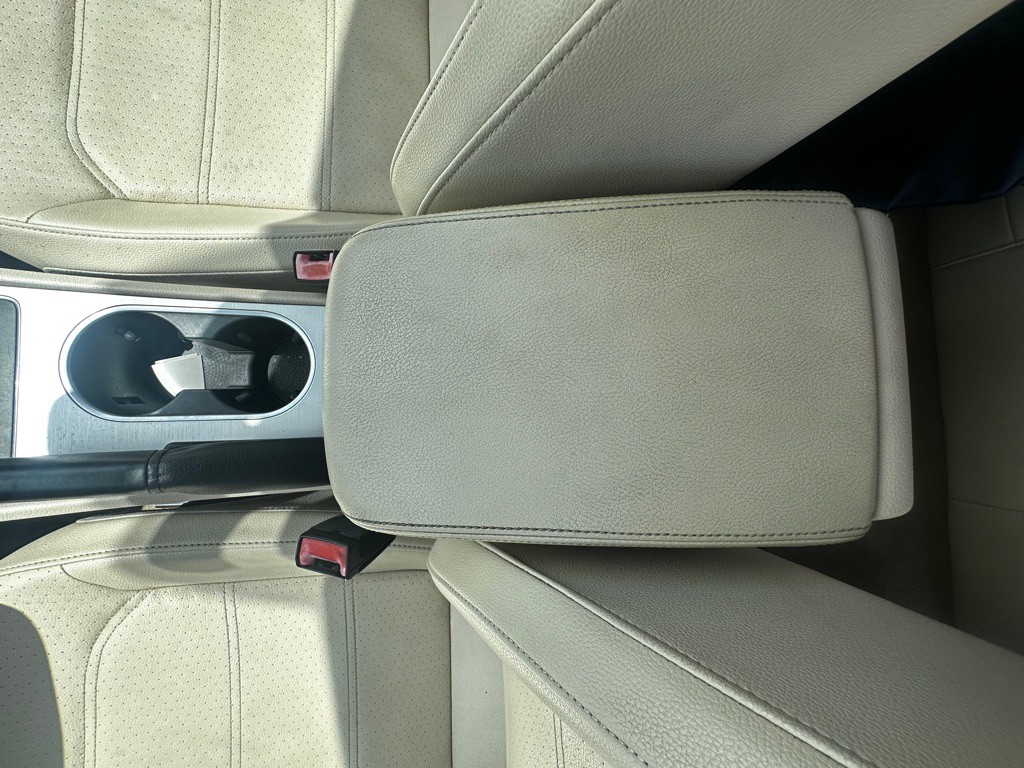 2013 Volkswagen Passat Image 25