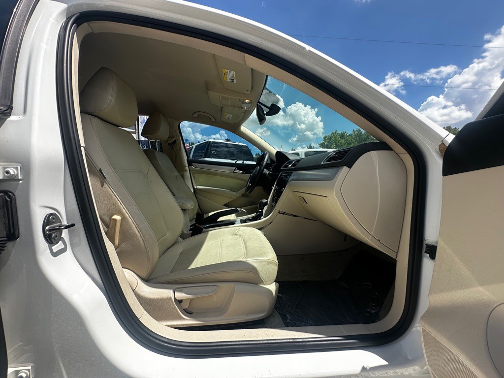 2013 Volkswagen Passat Image 27