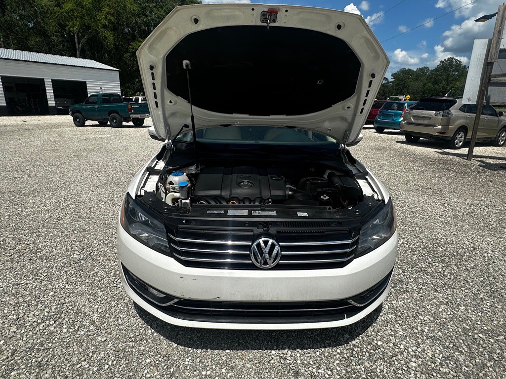 2013 Volkswagen Passat Image 41