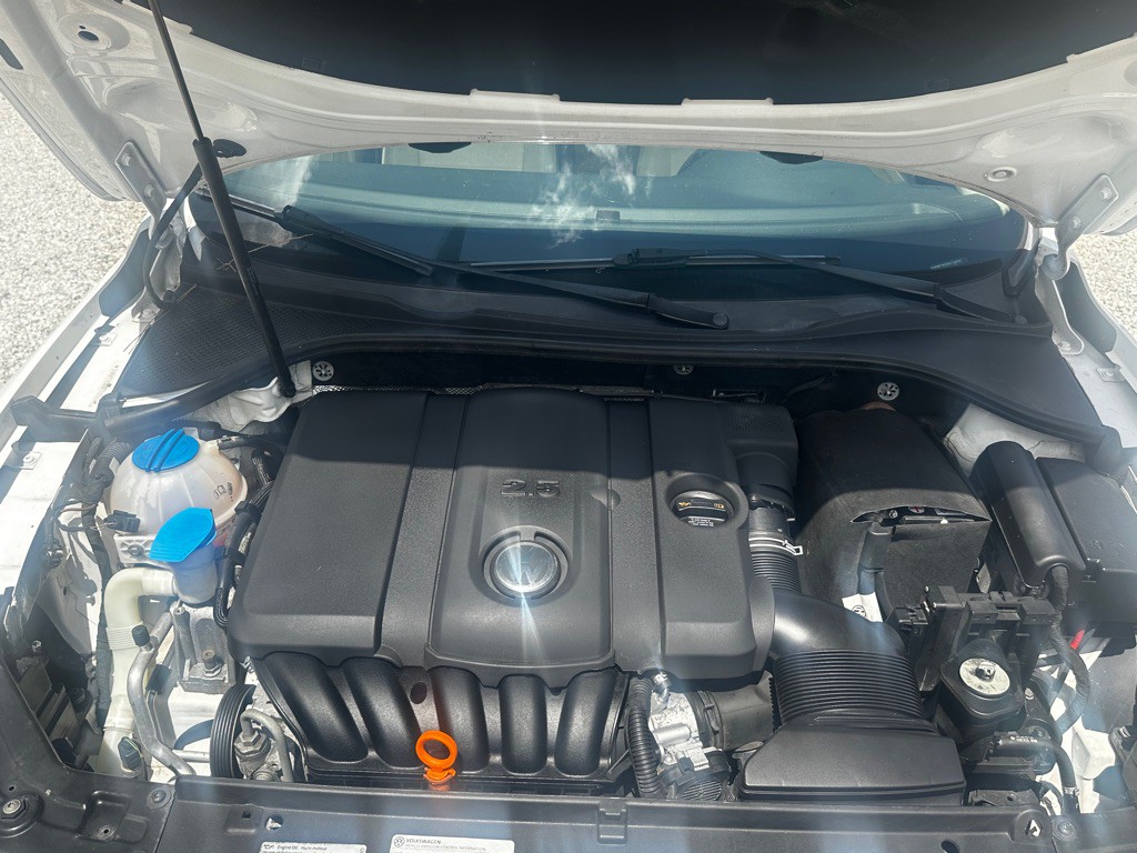 2013 Volkswagen Passat Image 42