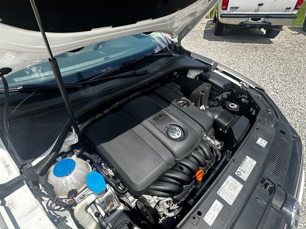 2013 Volkswagen Passat Image 43