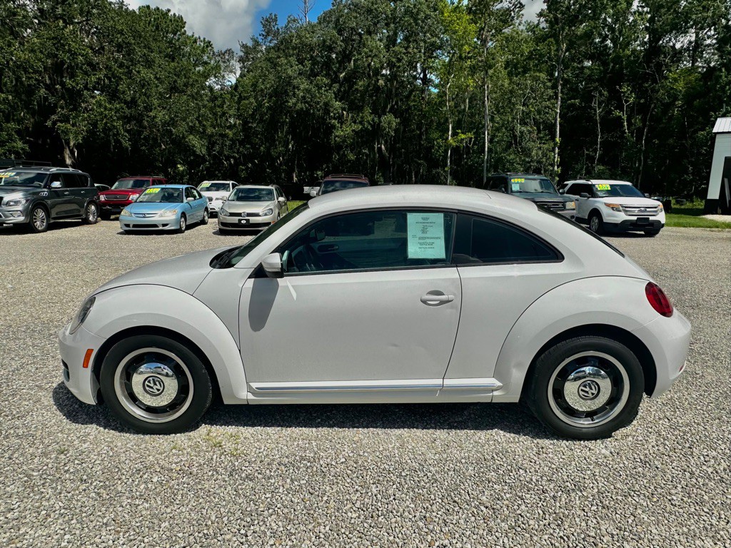 2012 Volkswagen Beetle Image 4